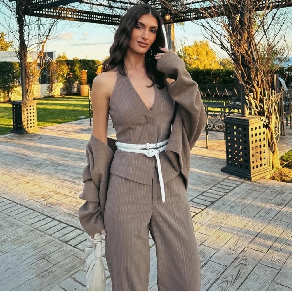VIRAL NEW ZARA BELTED VEST TOP XL 
🚨NO DISCOUNT ON THIS VEST